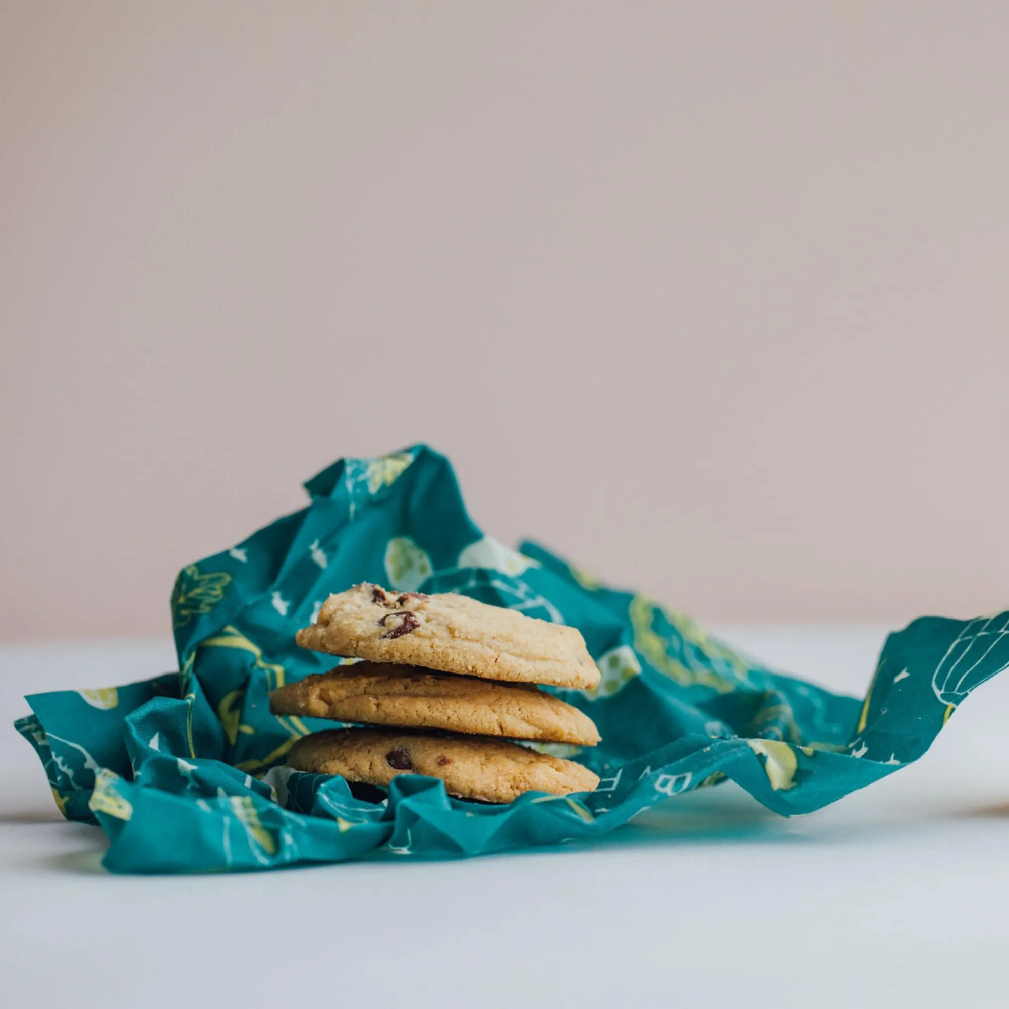 Bee's Wrap: Reusable Beeswax Food Wraps - Plastic-Free (Pack of 3)