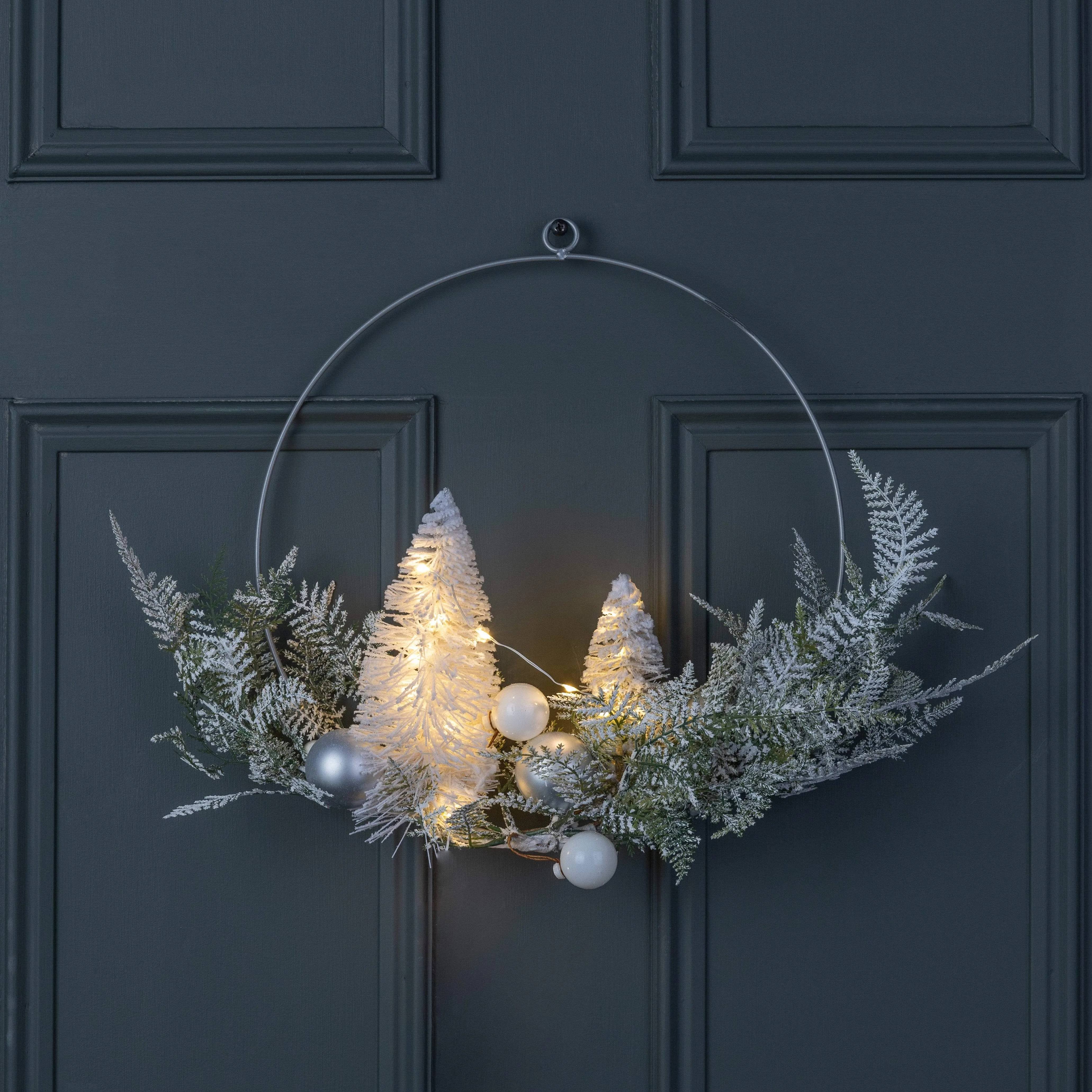 Micro LED Snowy Wreath - 30cm